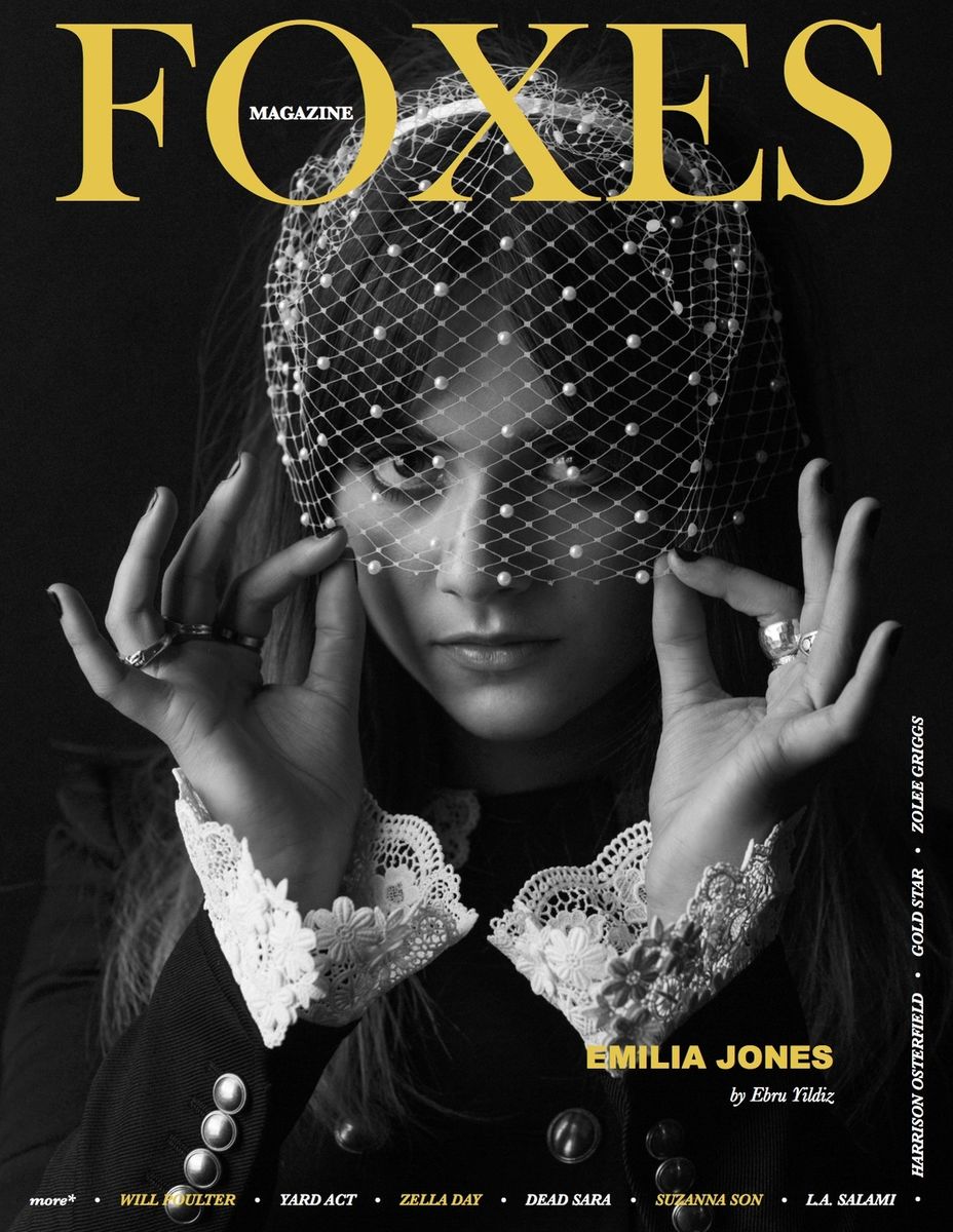 Foxes_magazine_issue_10___emilia_cover